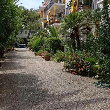 Quiet Cozy Near Сиджес